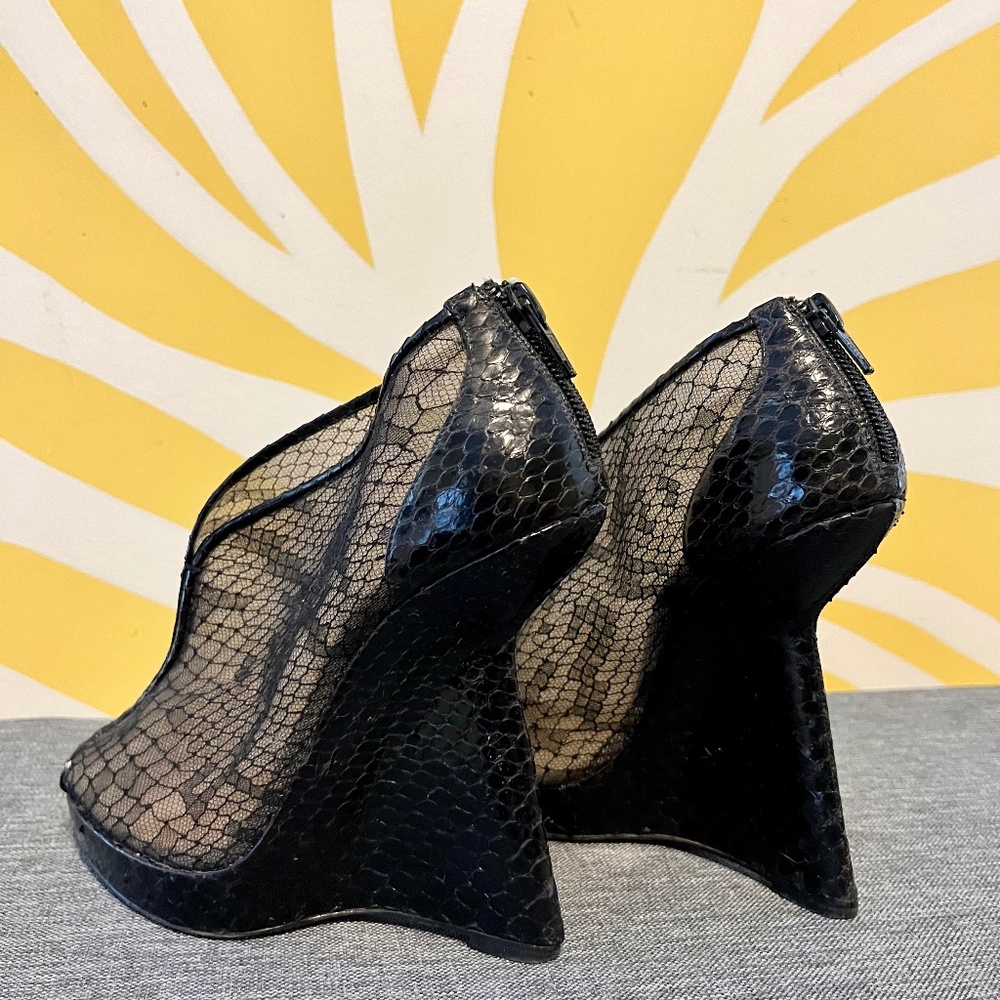 RARE Louboutin Lace python heels 36
